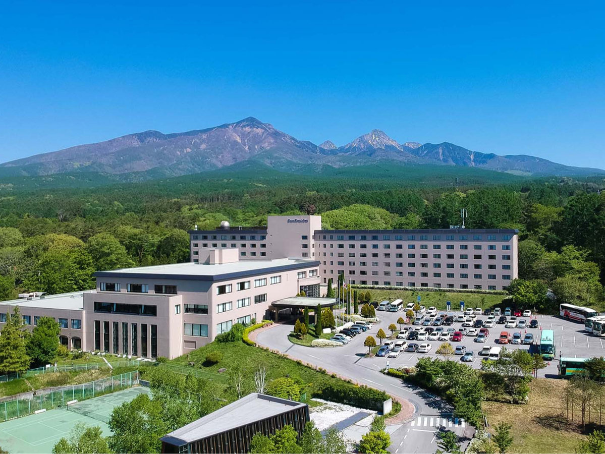八ヶ岳南麓標高約1000ｍに位置するRoyal Hotel 八ヶ岳