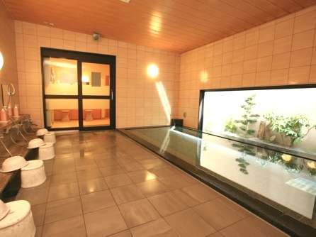 【ラジウム人工温泉大浴場】(男女別) ご利用時間⇒15:00〜2:00_5:00〜10:00 場所⇒館内1階