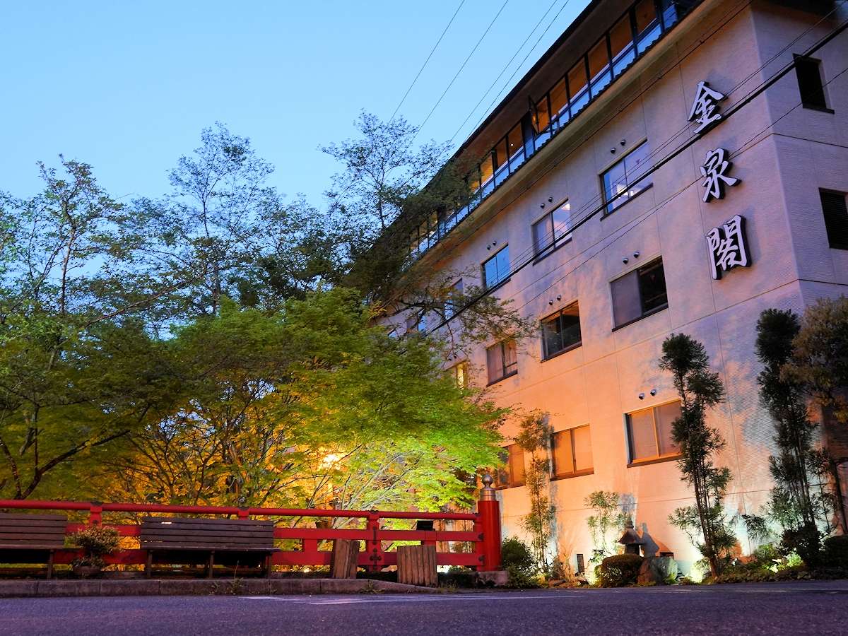 �y�O�ρz����������̂ӂ��A��2���؂̍L��ȕ~�n�ɂЂ�����Ȃޖ��É��̉����~�Ƃ��Ă΂�鉎������B