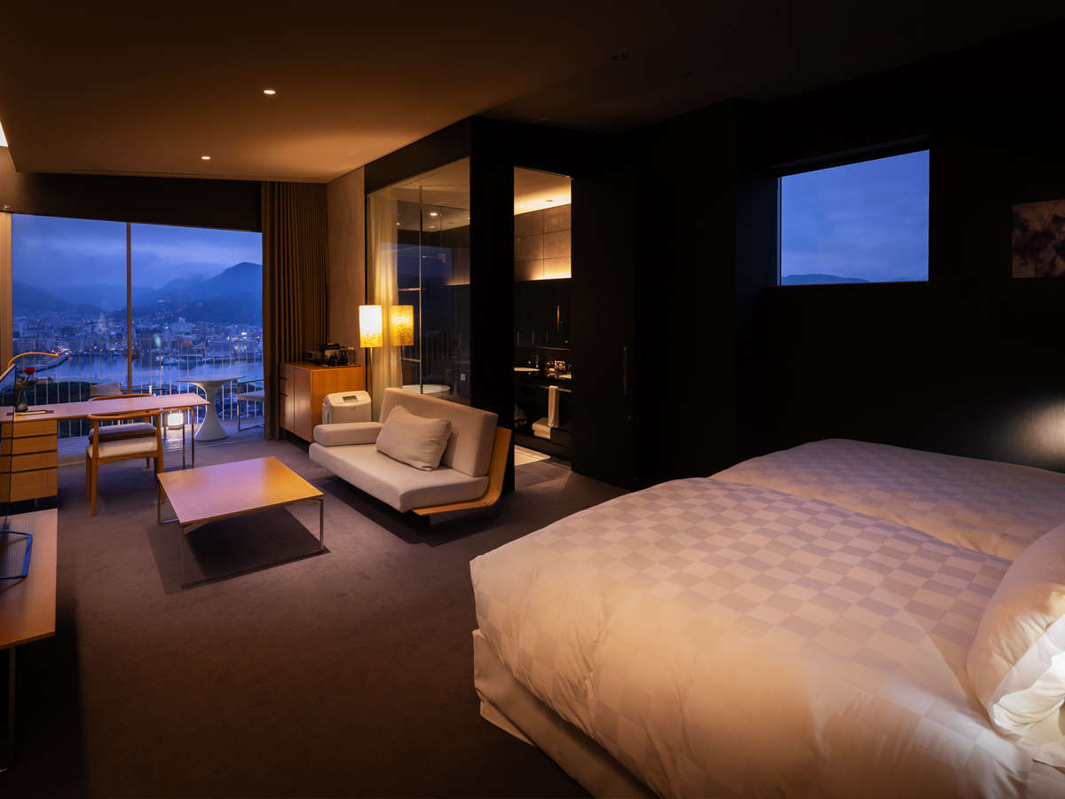 �y�v���~�A���n�[�o�[�X�C�[�g �n���E�b�h�c�C���z�V�فB50���āB�S���։��i�e���X�ɂċi���j