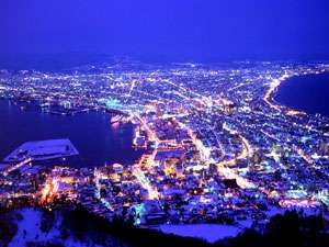 【函館山】世界三大夜景の一つ「百万ドルの夜景」とも呼ばれます。