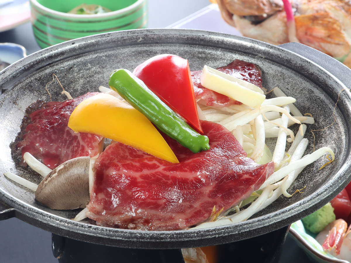 ◆【食事／夕食ハマナス／春】 牛肉とお野菜の陶板焼き 