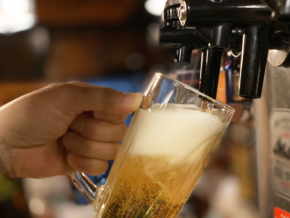 夕食ビュッフェには90分のフリードリンク（アルコールを含む）が付いております