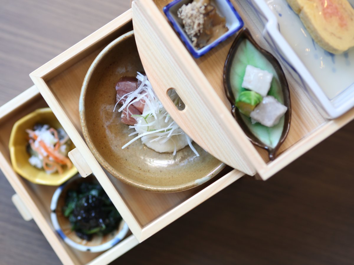 朝食