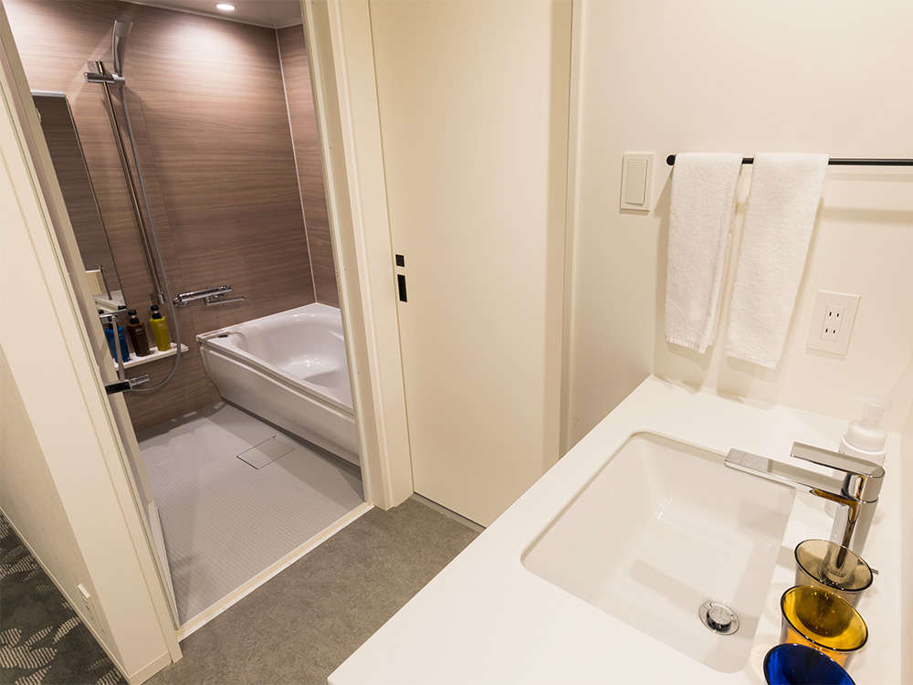 【風呂】バスルームプレミアムタイプのお部屋はバスルーム・トイレがセパレートとなっております。