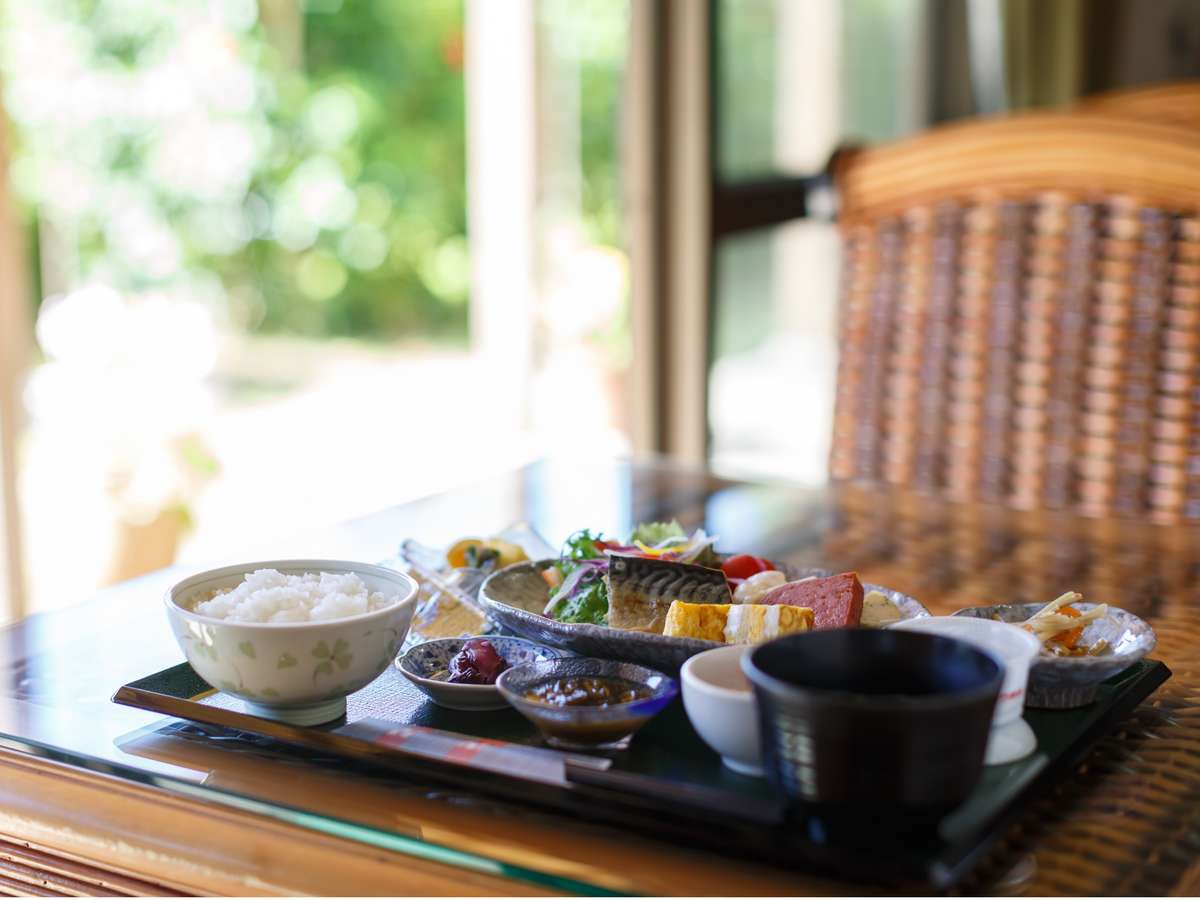 �z�e���s�[�X�A�C�����h�|�x��