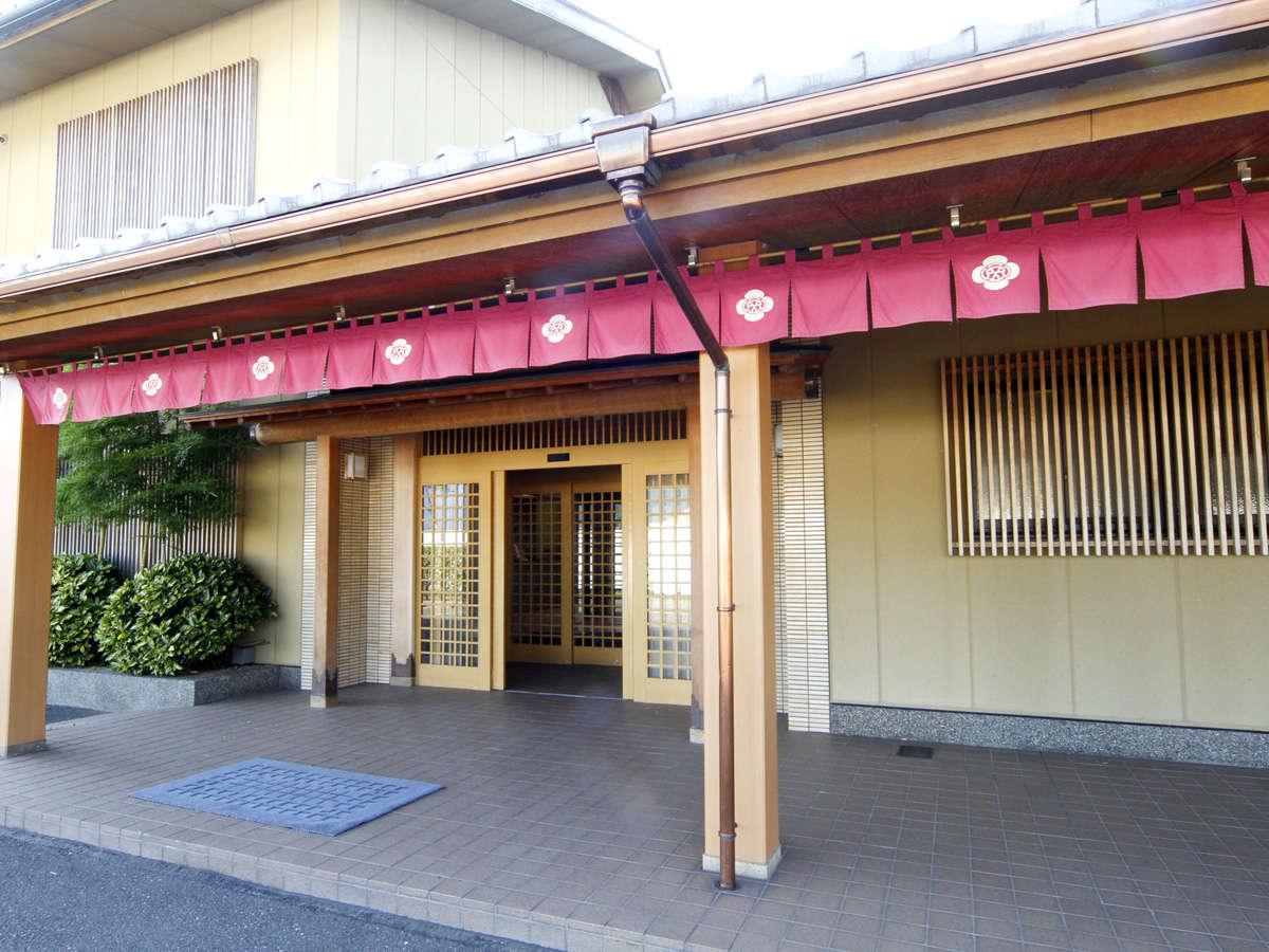当館外観　三方五湖のふもとにある日本旅館です。