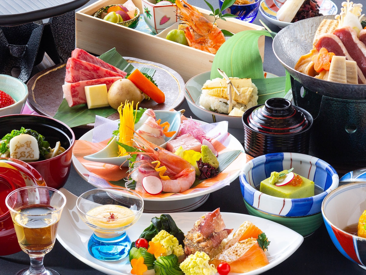 【夕食】会席料理「兼六」 ※写真は2021年4月から2021年9月までのイメージとなります。
