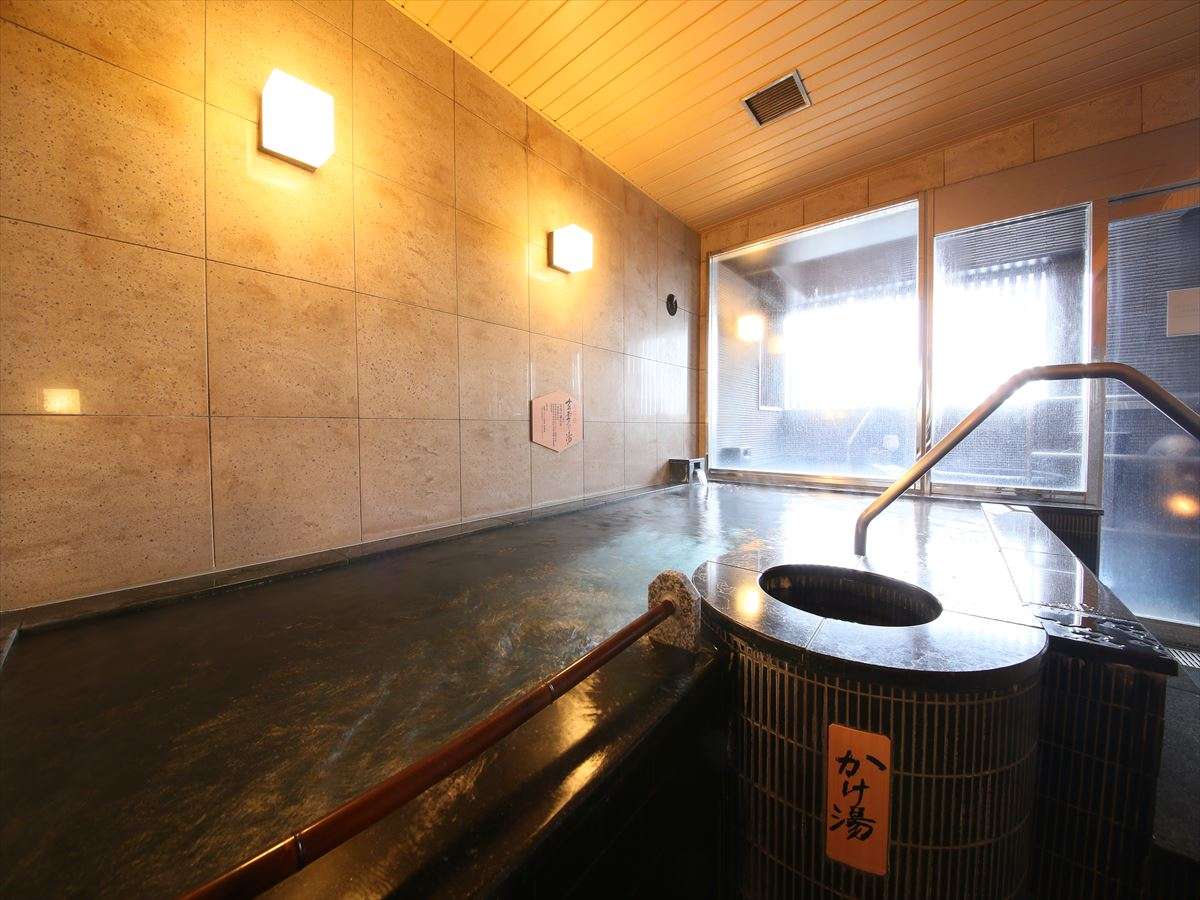 ■大浴場ラヂウム人工温泉【営業時間：15時～25時、6時～10時】