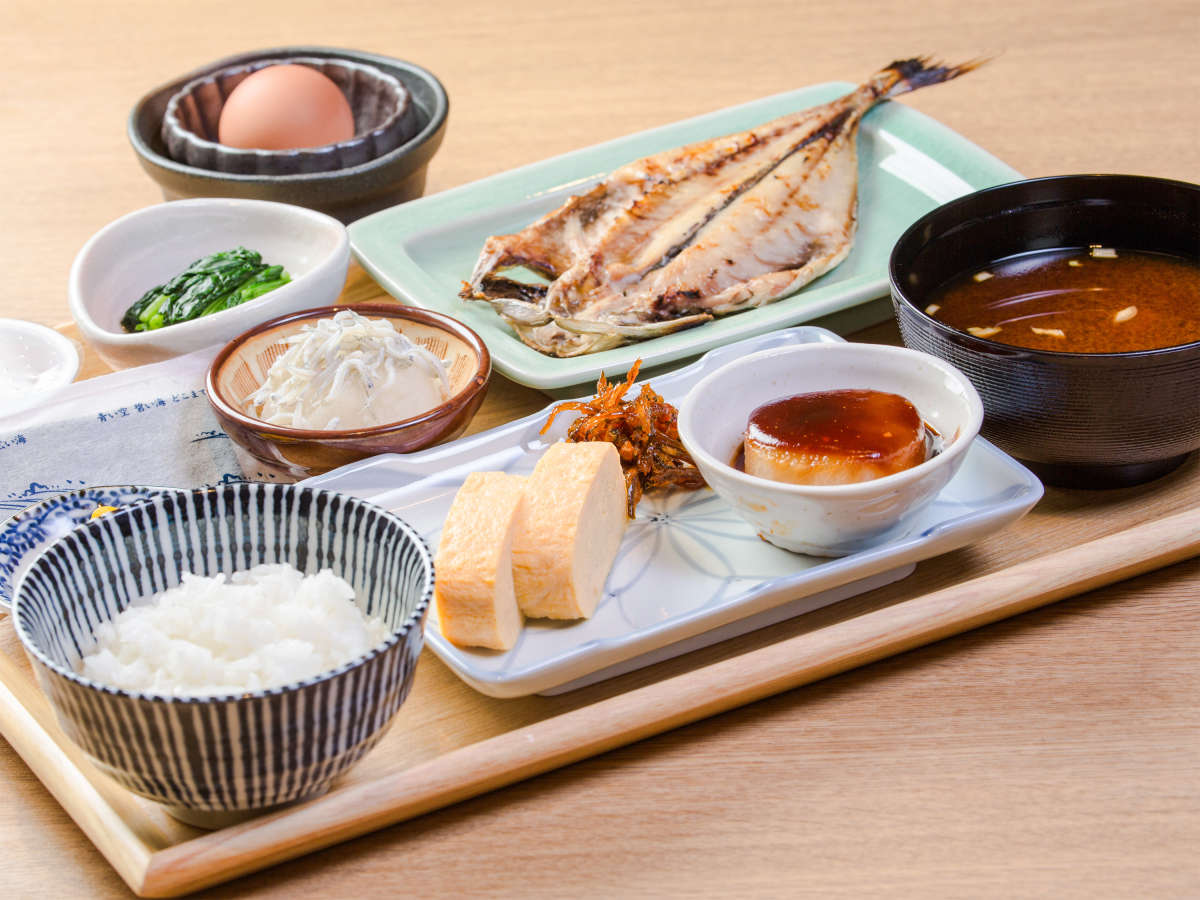 ■選べる朝食:和食プレート:ごはん(あいちの香り)、八丁味噌の味噌汁(知多葱と田原市田原豆腐)