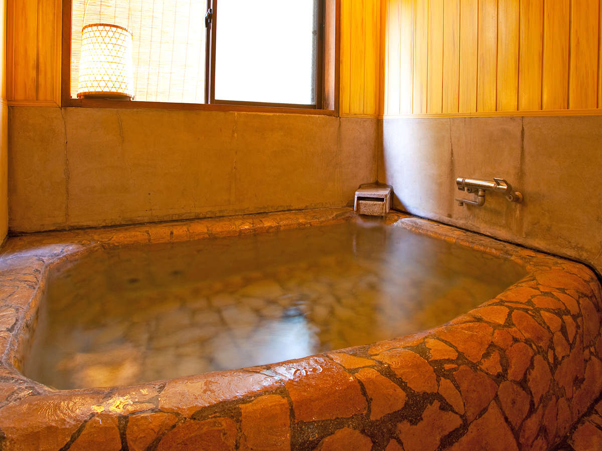 美肌効果抜群のラジウム泉「赤石風呂」(貸切)24時間入浴ＯＫ