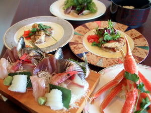 大好評いただいております、伊豆の魚介たっぷりの御夕食一例です。秘密のｱﾂｱﾂﾃﾞｻﾞｰﾄも楽しみ～♪