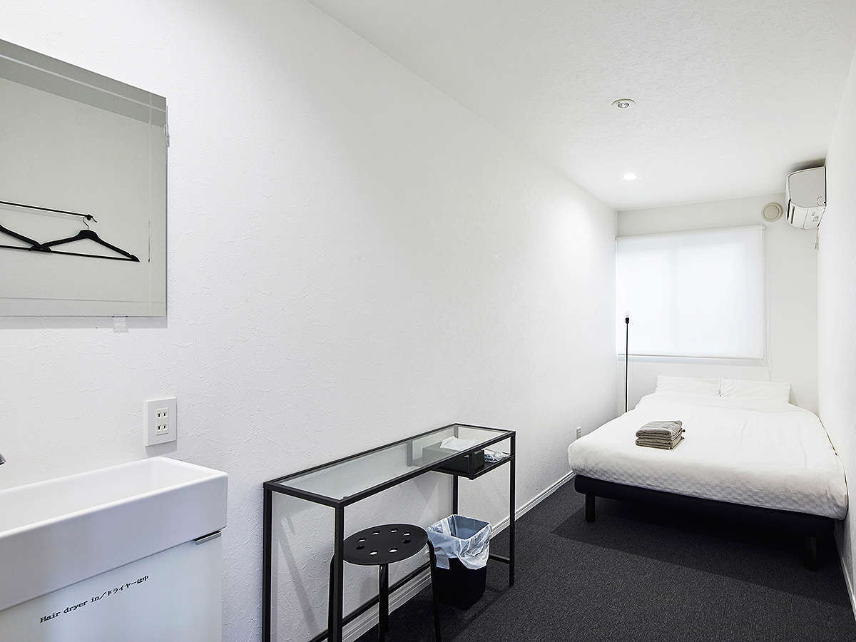 �_�u�����[���i�x�b�h�A�}�b�g���X�A�z�c�Ȃǂ̐Q��͓��{�����g�p�j