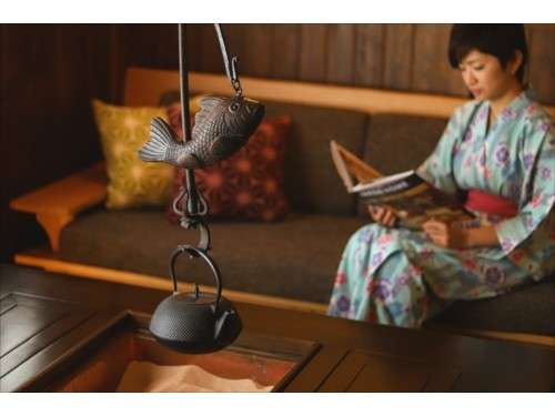 ���p���E���W