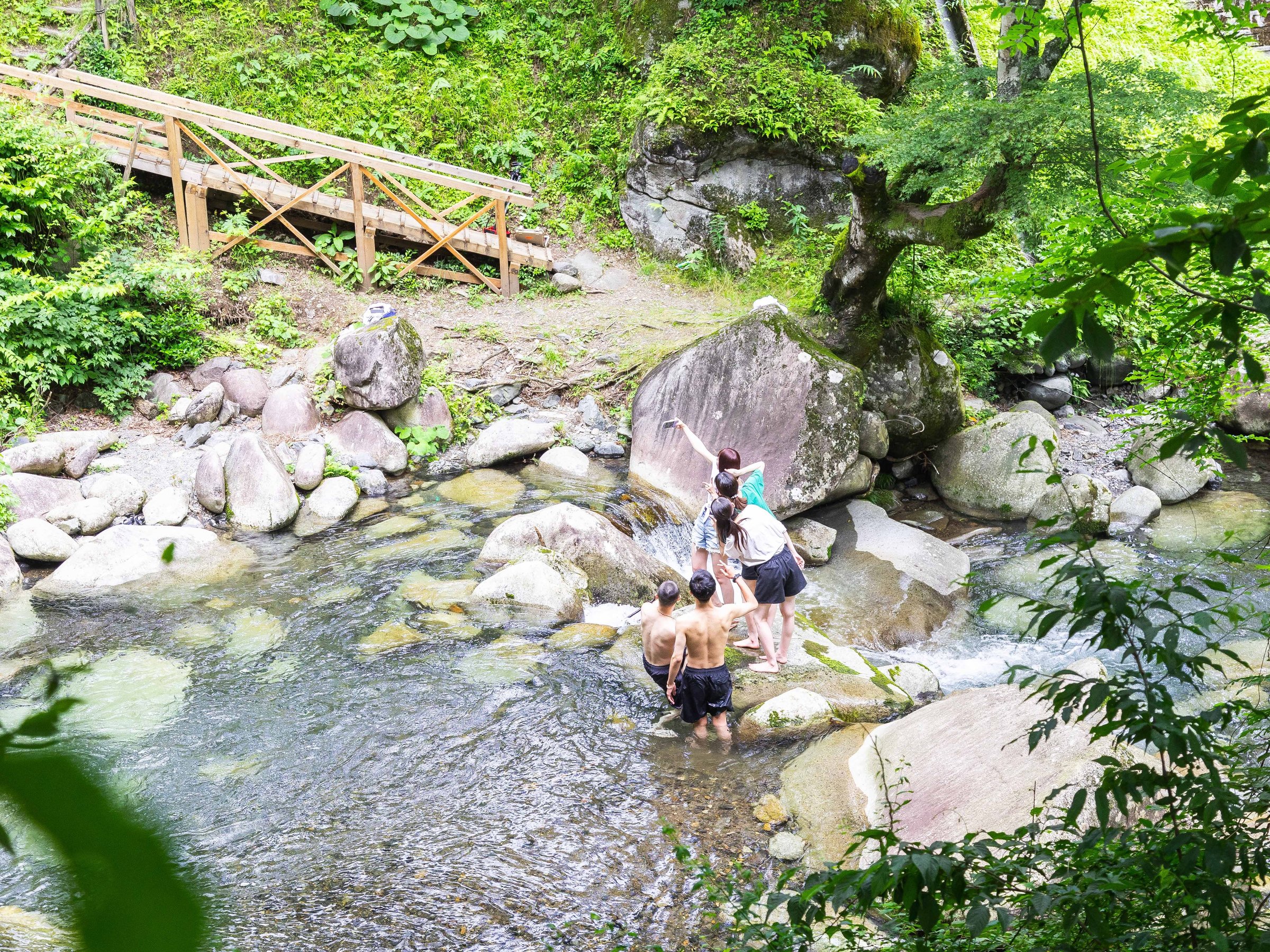 ���ԂƊy���ށA�k���ł̃��t���b�V���^�C���B���R�̉��ɖ�����Ȃ���A�����̎��Ԃ����y���݂��������B