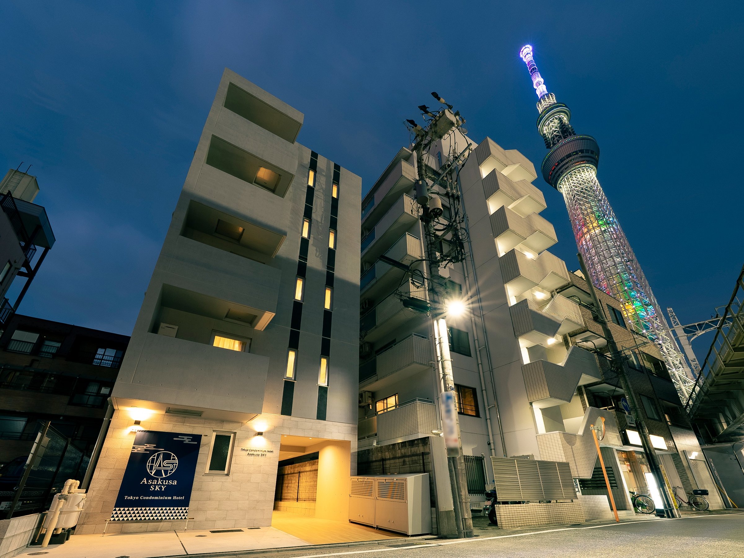 ��̊O�ρB�X�J�C�c���[�͖ڂ̑O�B