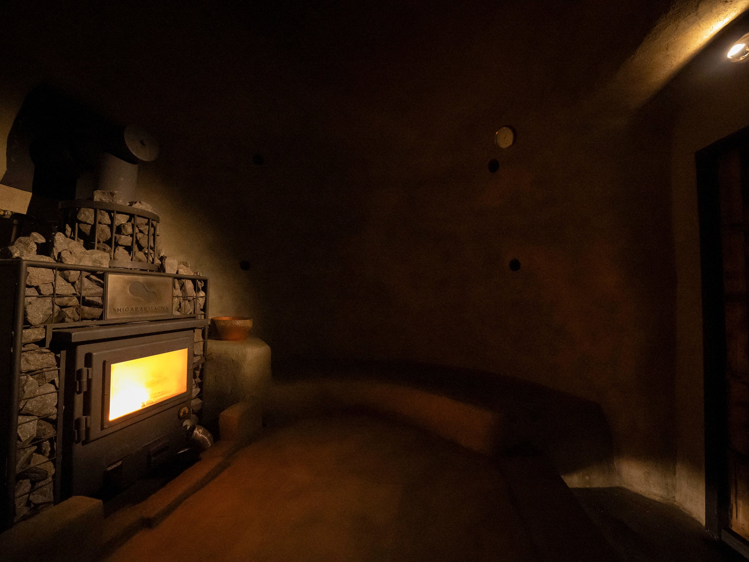 �y�y�̃T�E�i�z�d�X�g�[�u�ŉ��܂�A�[�X�o�b�O�T�E�i