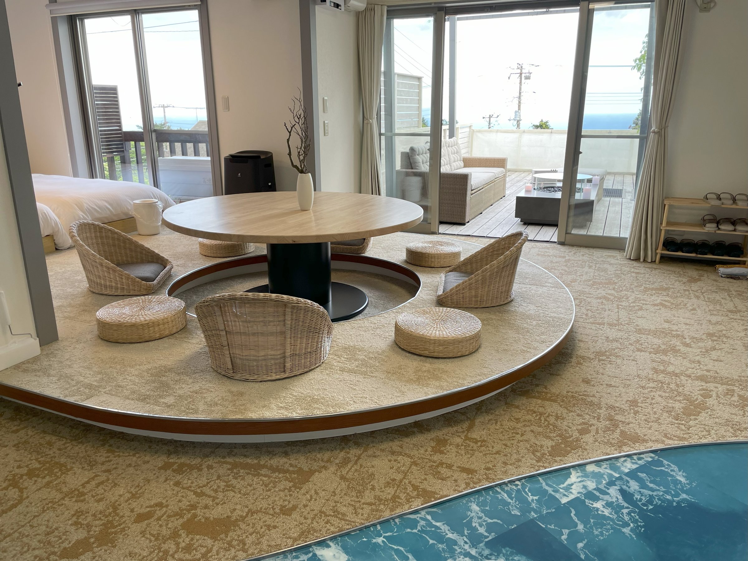 ���r���O