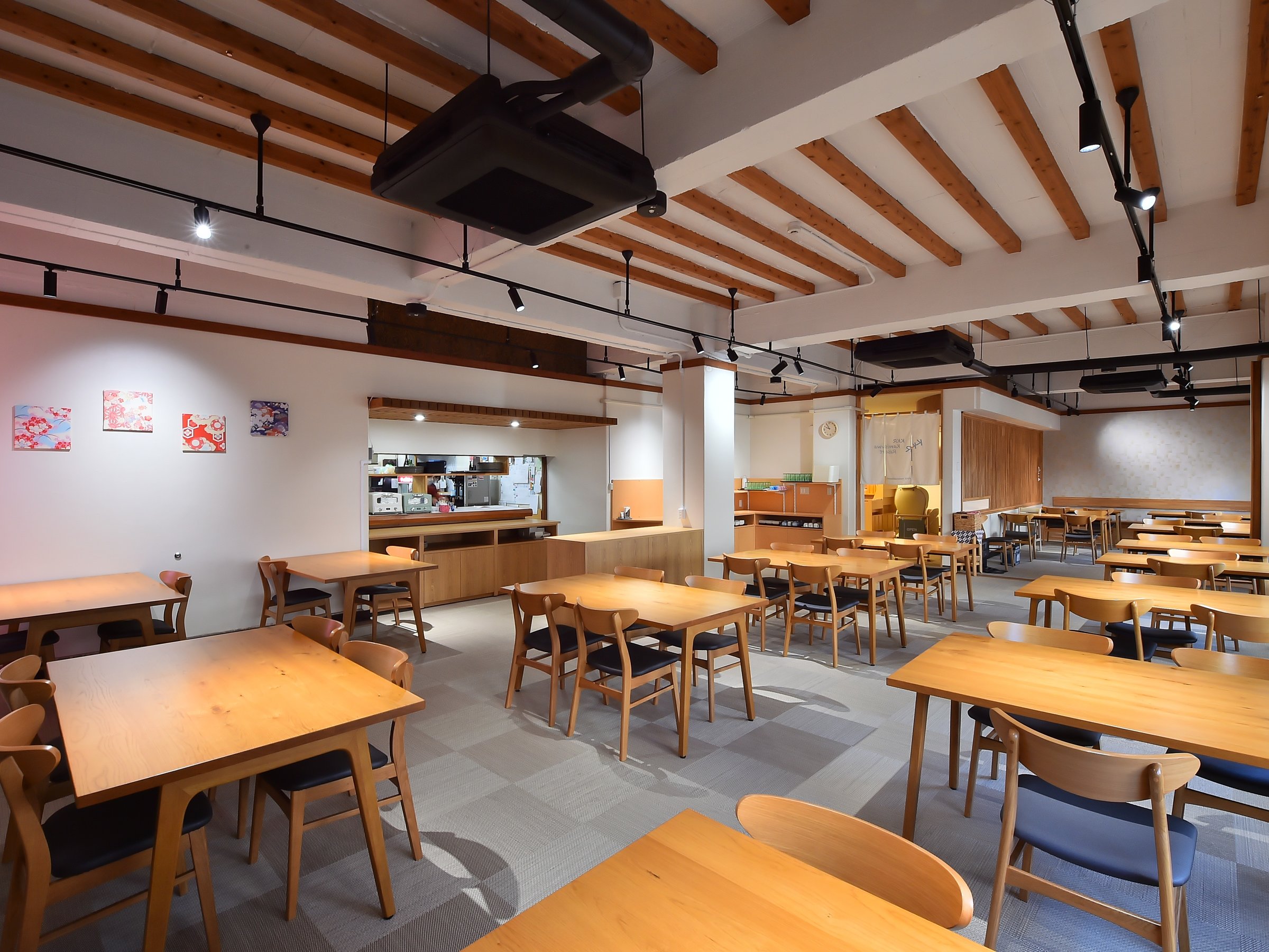 �����H����