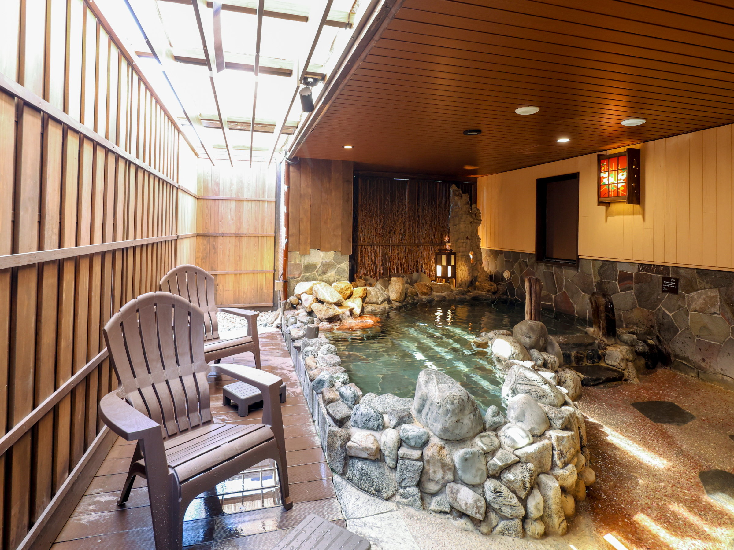 ���j���y�O�C���z