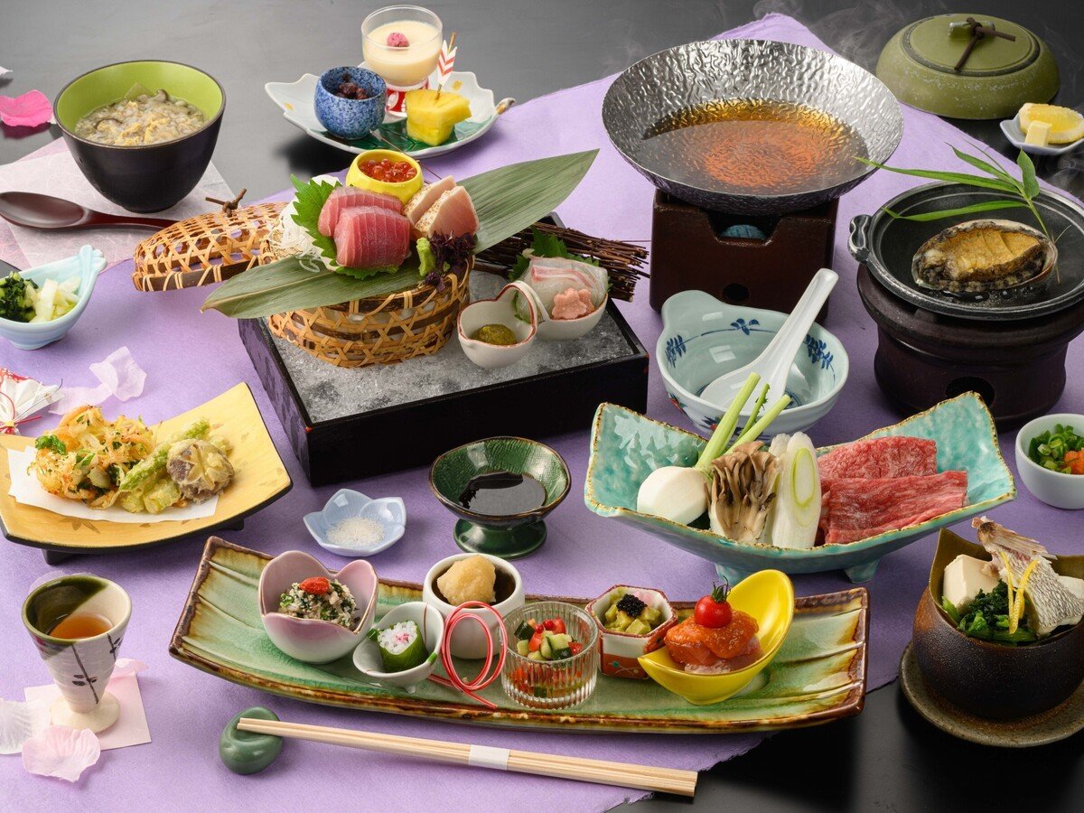 �t�̋I�B�l�G���(�摜�̓C���[�W�ł��j���R�Ɍb�܂ꂽ���Y�̎R�C�̍K�������\��������