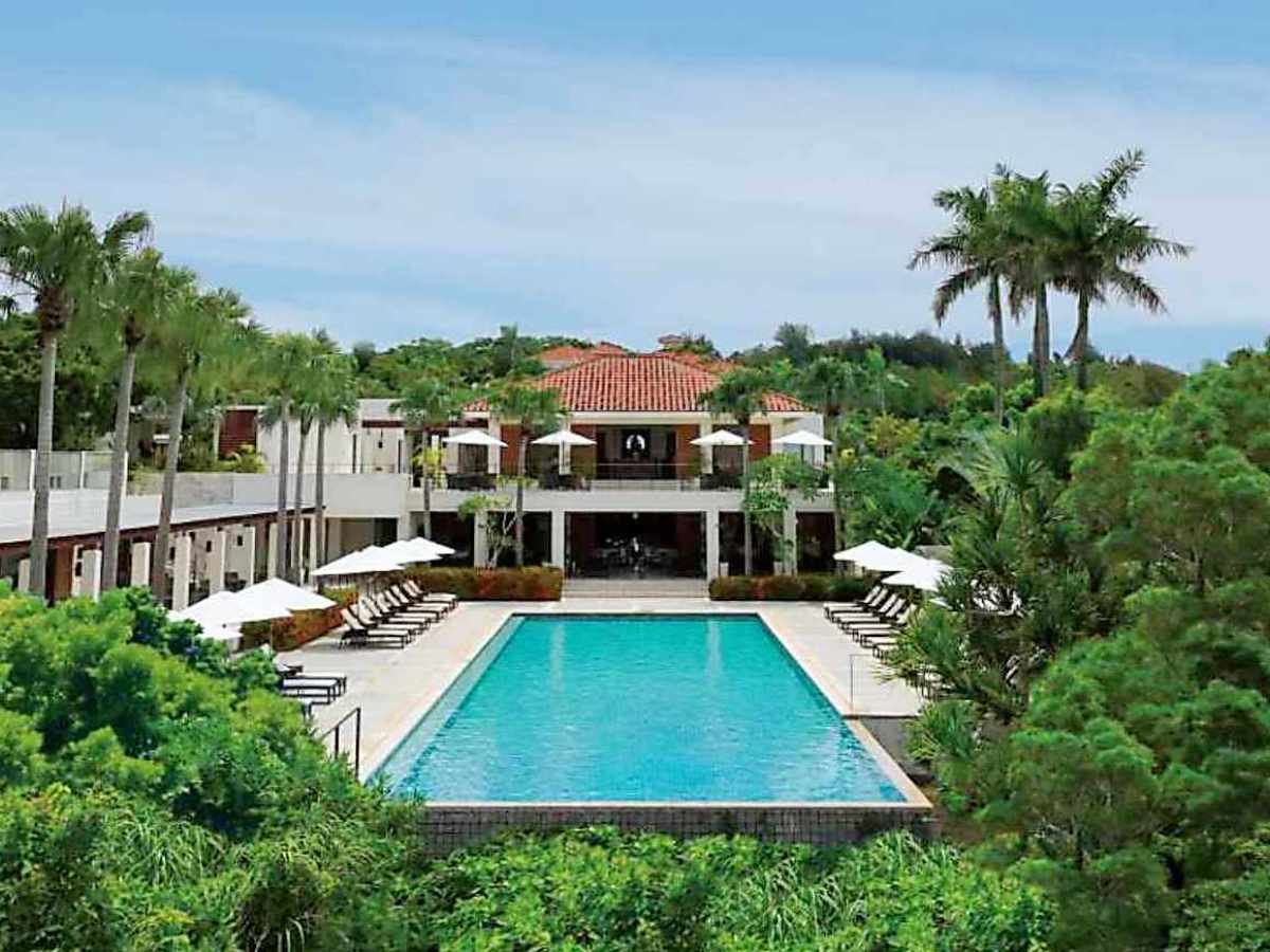 �[�΂Ɉ͂܂ꂽ�C���t�B�j�e�B�v�[���ŁA�ڂ낤�i�F�ɐg���䂾�ˁA���R�ƈ�̂ɂȂ��ґ�Ȏ���