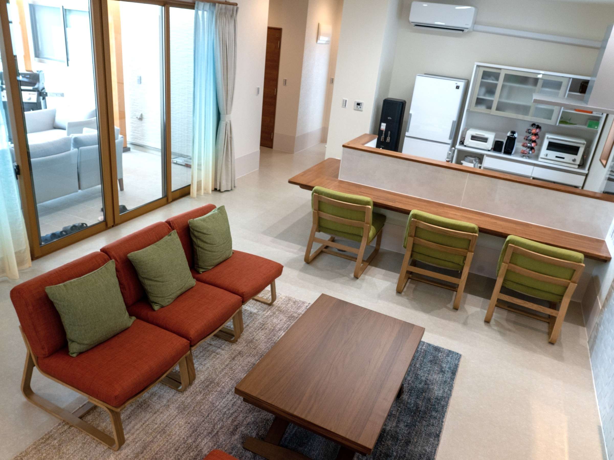 ���r���O