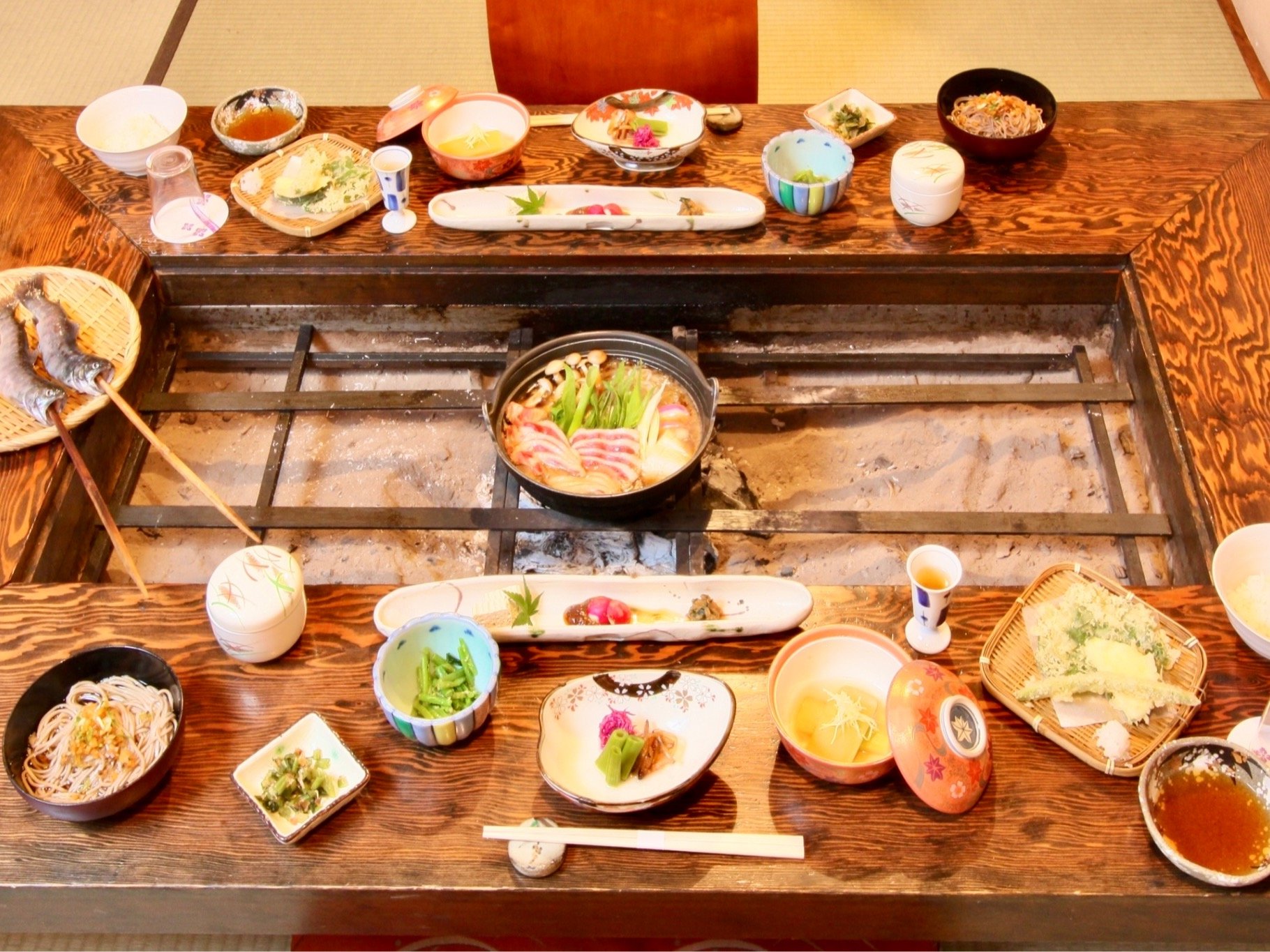 fpȎR؂ƔFʂ̊Ƃ̃oX͐▭