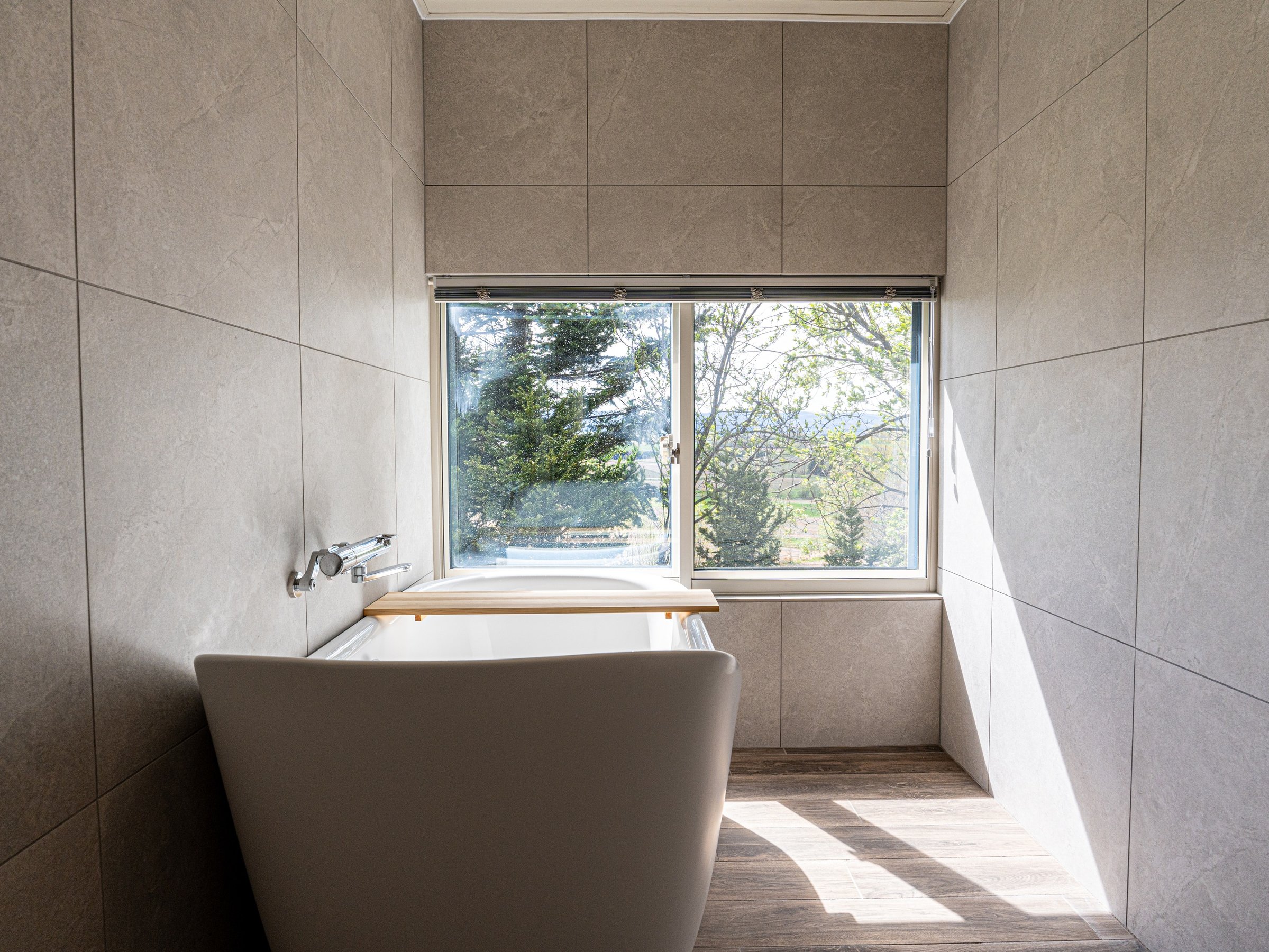 �o�X���[��