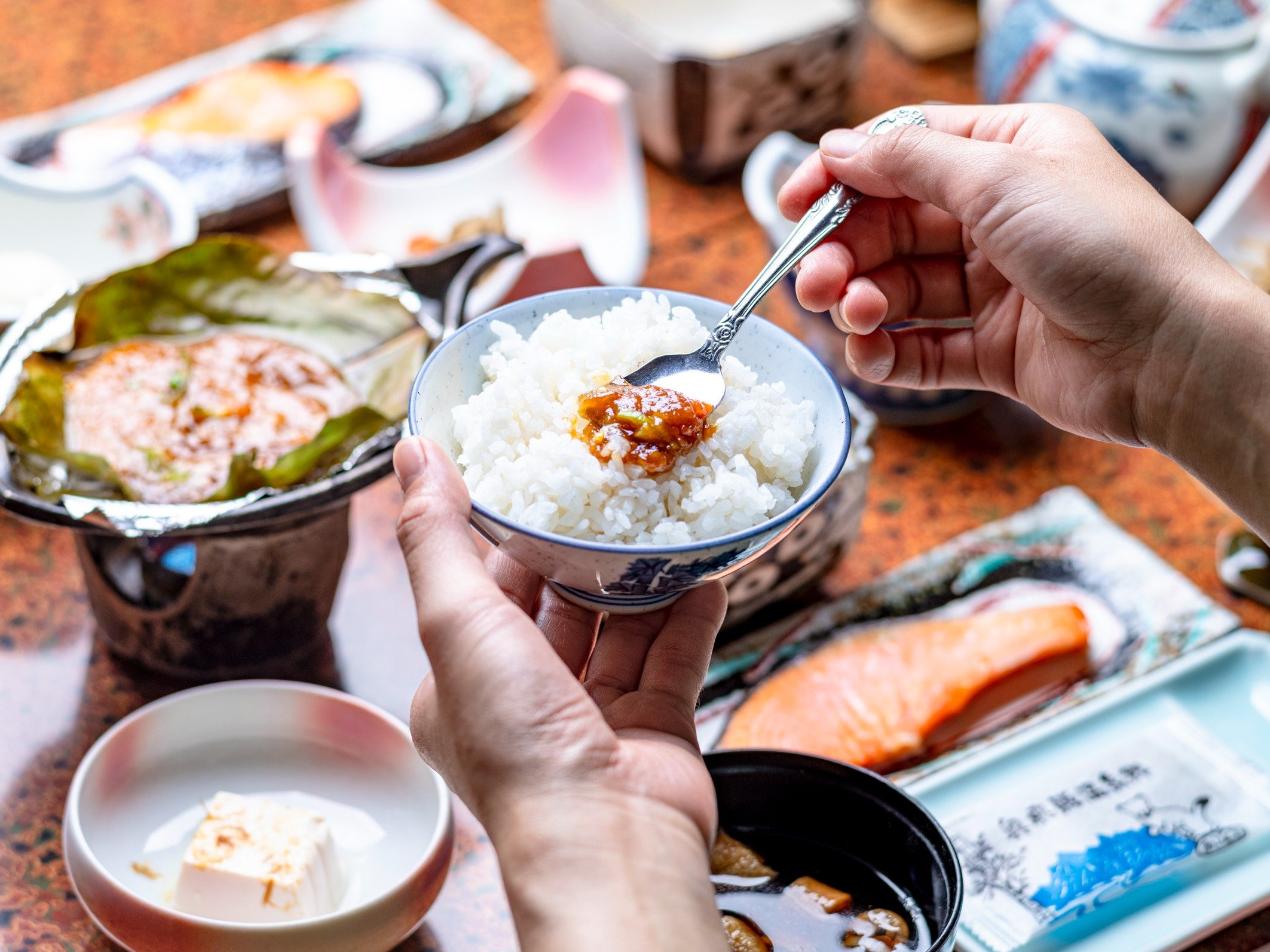 �y���H�z���H�͔�˖����u�p�t���X�v�t���̉h�{�����Ղ�a���H�I