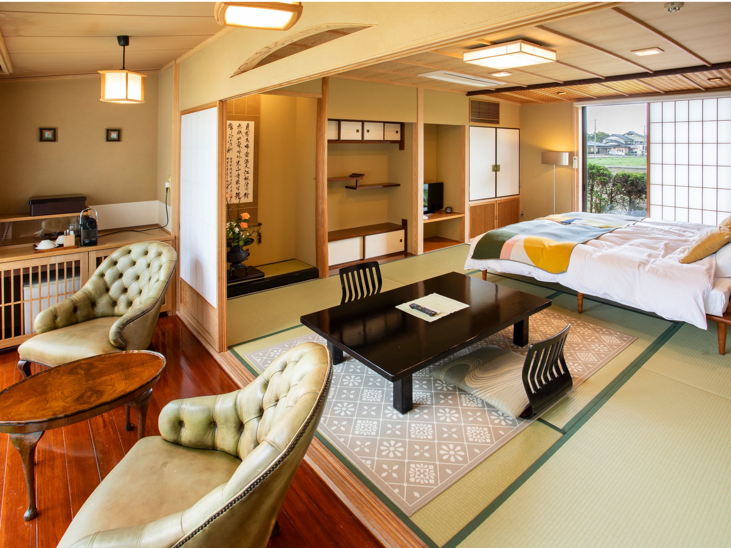 �P�K������̊ԁi��ɂ��z�c�Q���Ђ��܂��j