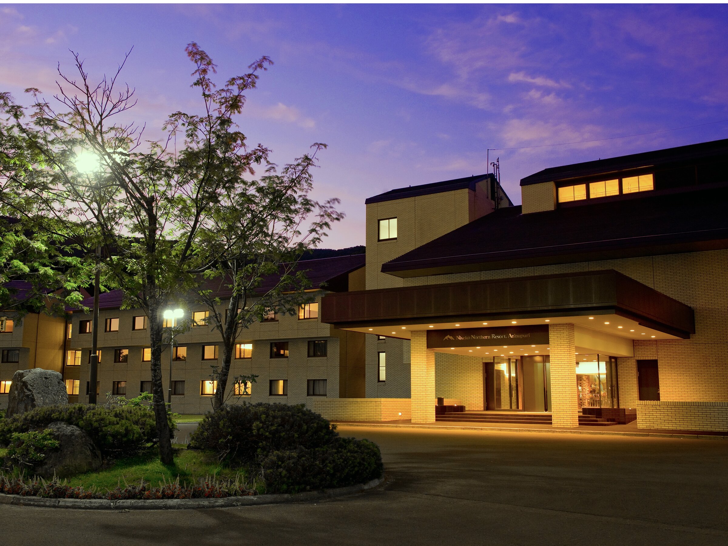 yOρz 悤jZREm[U][gցIȓ肪Flo}܂B