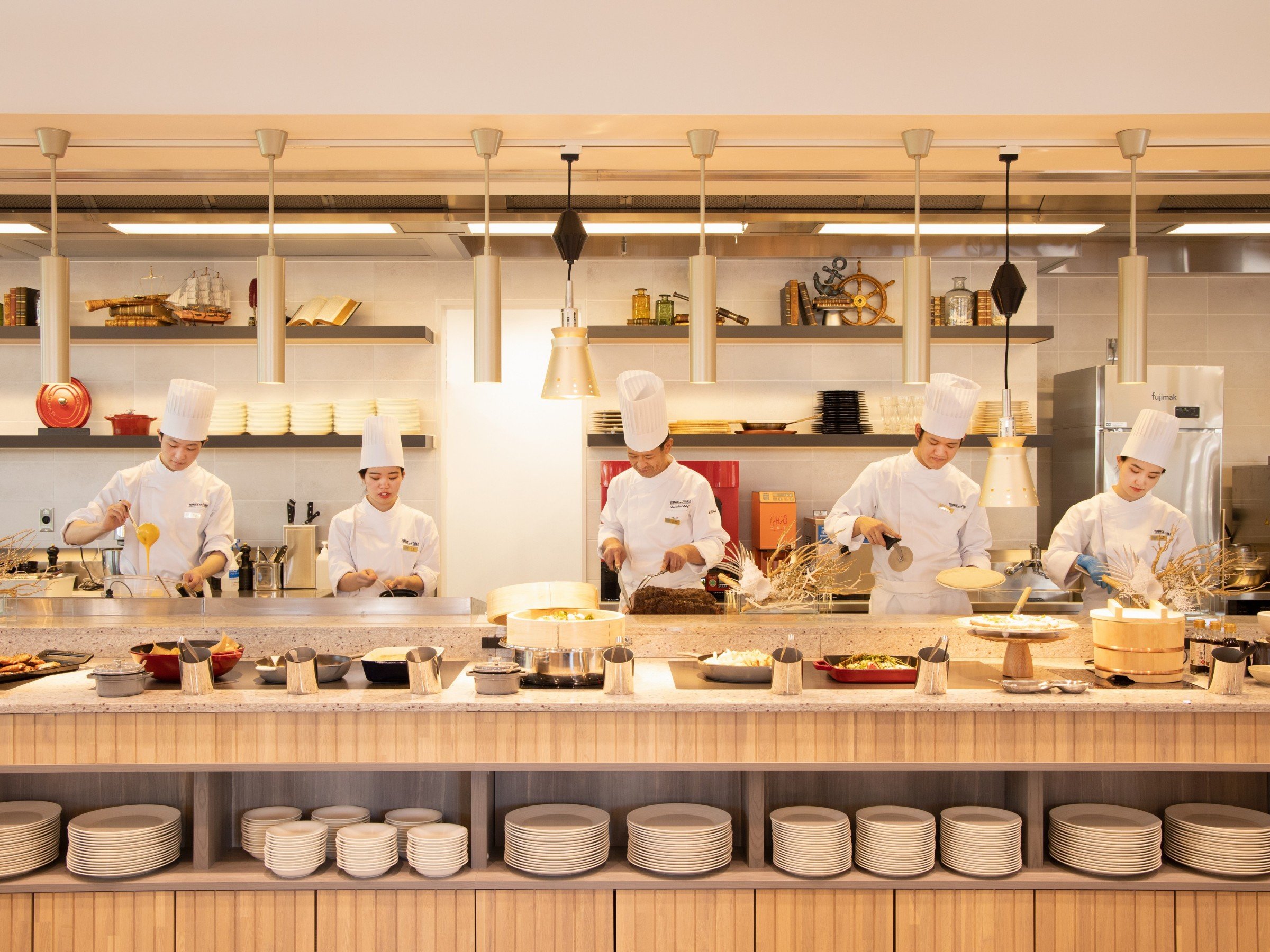 Terrace and Table�i2�K�@���X�g�����j�����H�͖�50��ނ���葵������l�C�u�b�t�F���