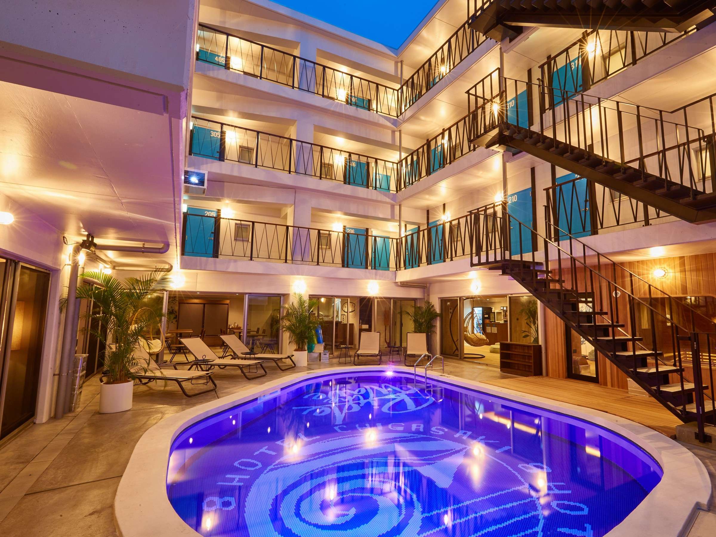 �v�[�������p���� 6:30�`23:00(21:00�ȍ~�̓N���C�G�b�g�^�C��)