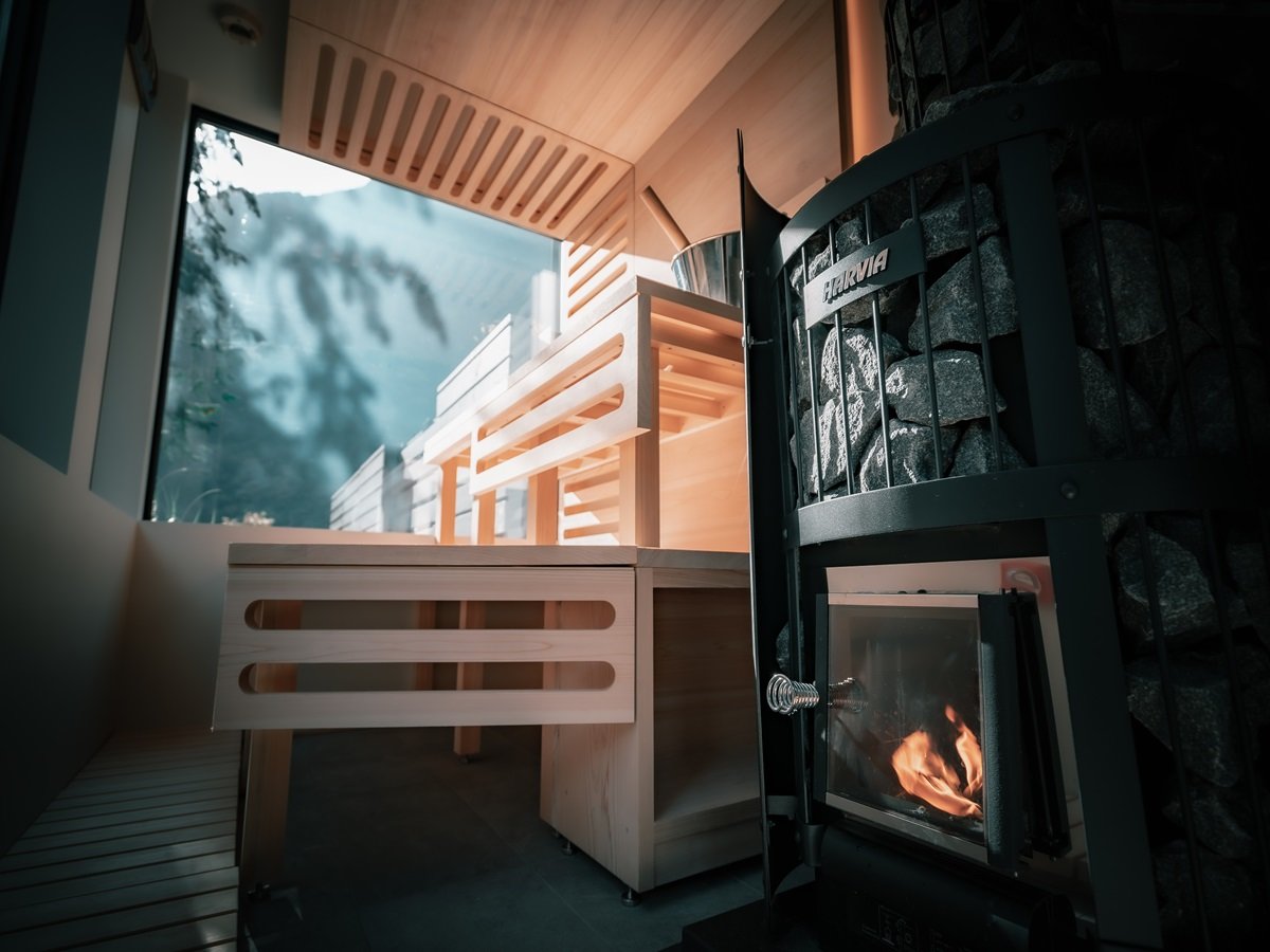 �m sauna villa�@�ySLIT�z�T�E�i�̐��n�t�B�������h�̐��E�g�b�v�u�����hHARVIA���̐d�X�g�[�u���g�p�B