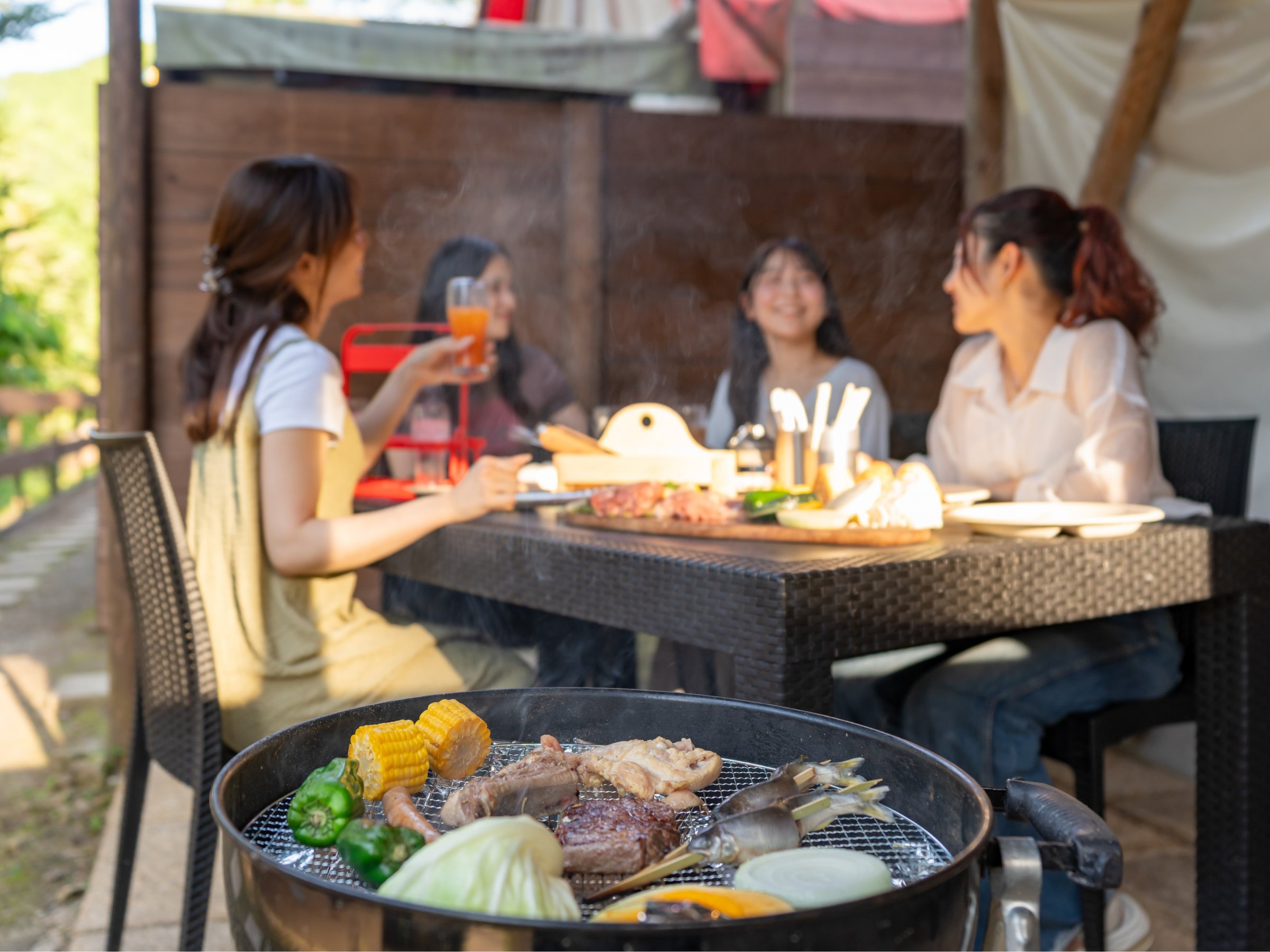 ��y�ɁA�݂�Ȃ�BBQ�B�Y�̏�����H���̏����̓X�^�b�t���s���܂��B