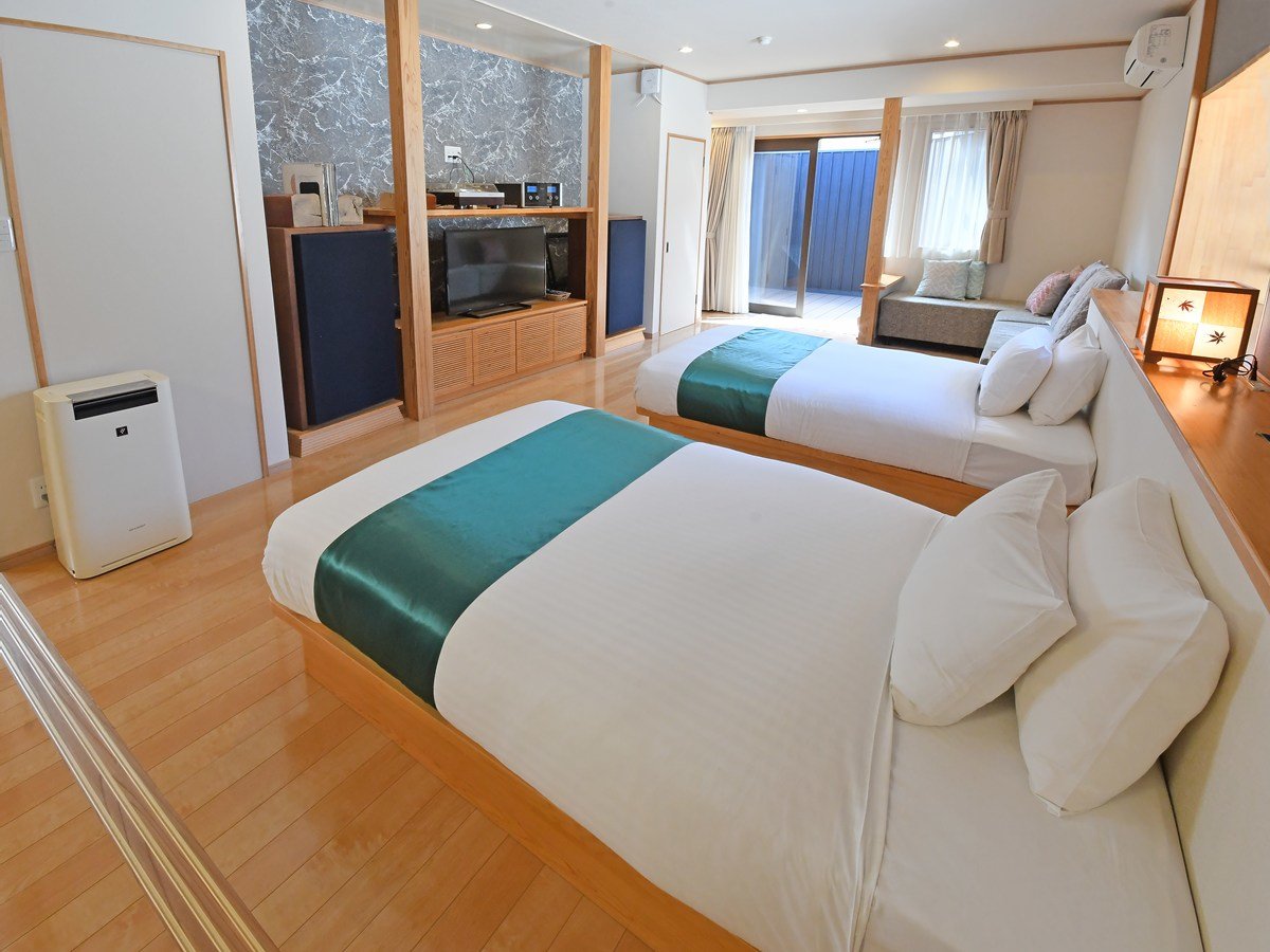 �y���ʎ��^���Â̊ԁz�x�b�h���[���ɂ̓V�����Y�А��Z�~�_�u���x�b�h2��ݒu