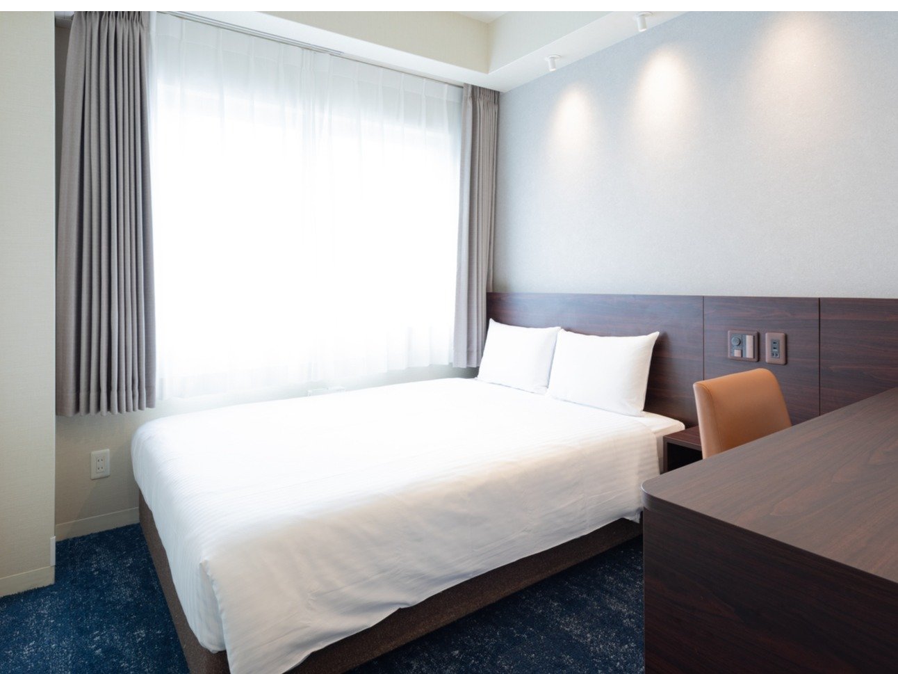 �X�^���_�[�h�_�u�����[���y�։��z