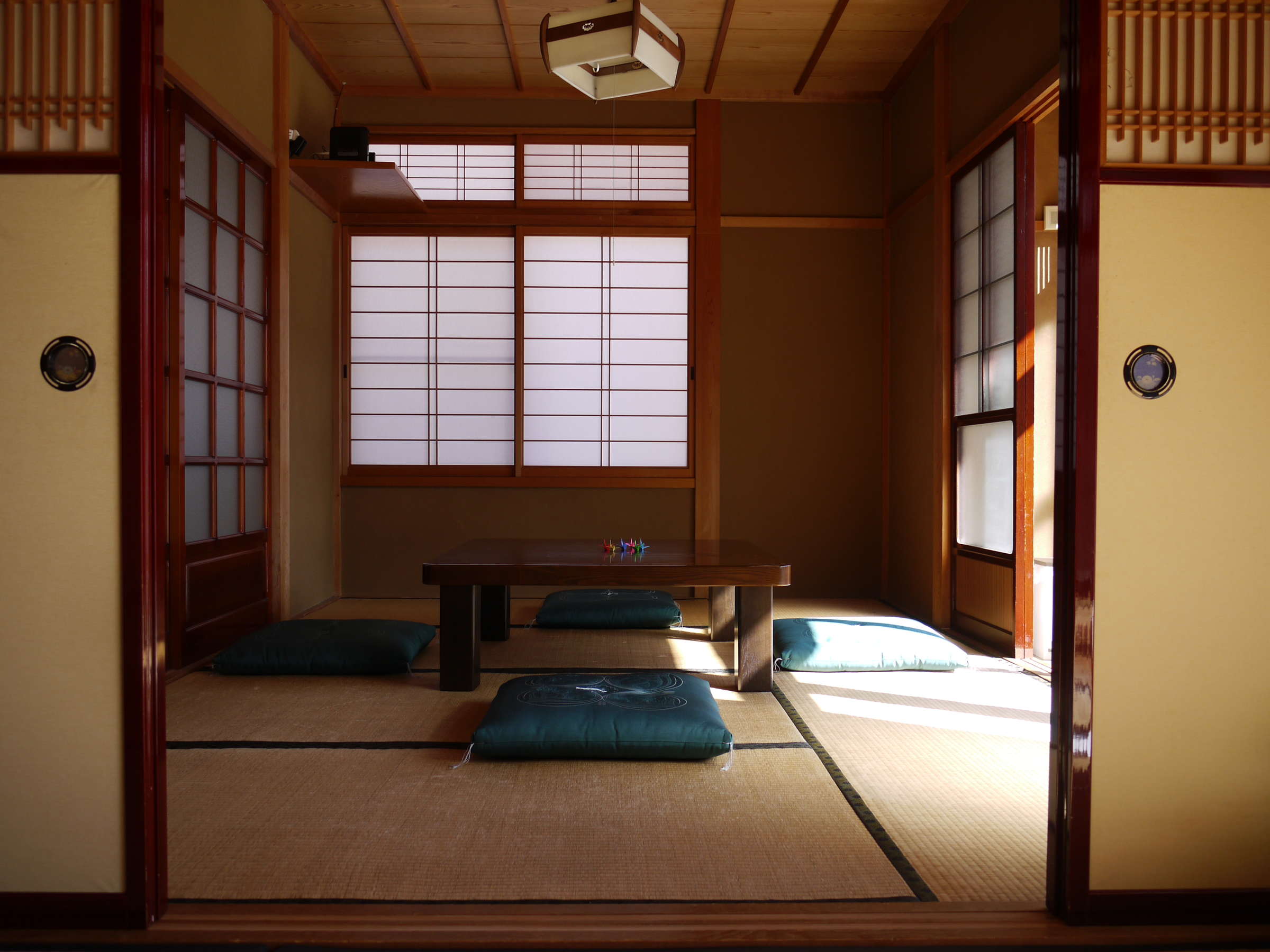 ���r���O