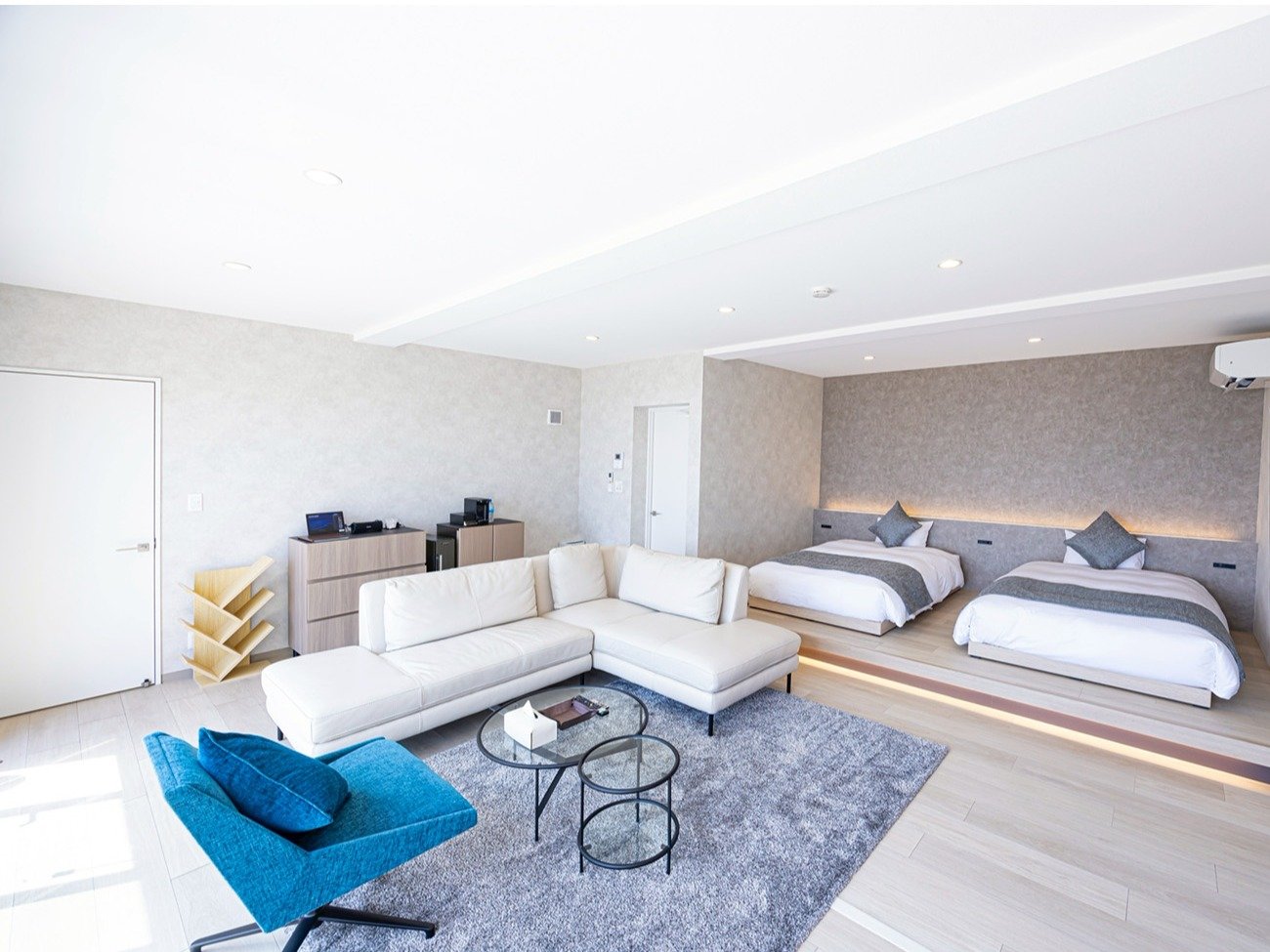 �ő�8���܂ŏh���\�B�t�@�~���[��O���[�v�ɍœK�B