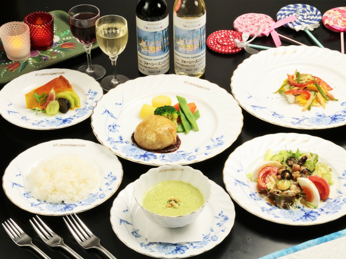 �y�H���z�o�����Ăɂ�������Ă��p�ӂ���t���R�[�X�f�B�i�[�ł��B