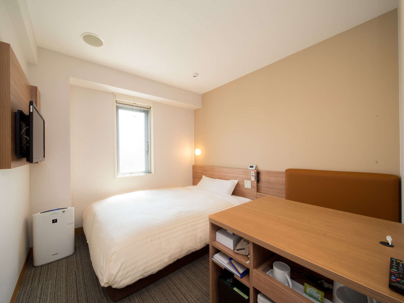 �L�X�Ƃ����f�X�N�ō�Ƃ����₷���ł�