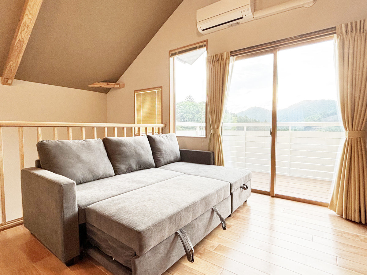 【かぐら】ソファベッドと敷布団使用で最大8名までご宿泊可能