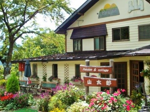 �G�߂̉ԁX�Ɉ͂܂ꂽ�y���V�����O��