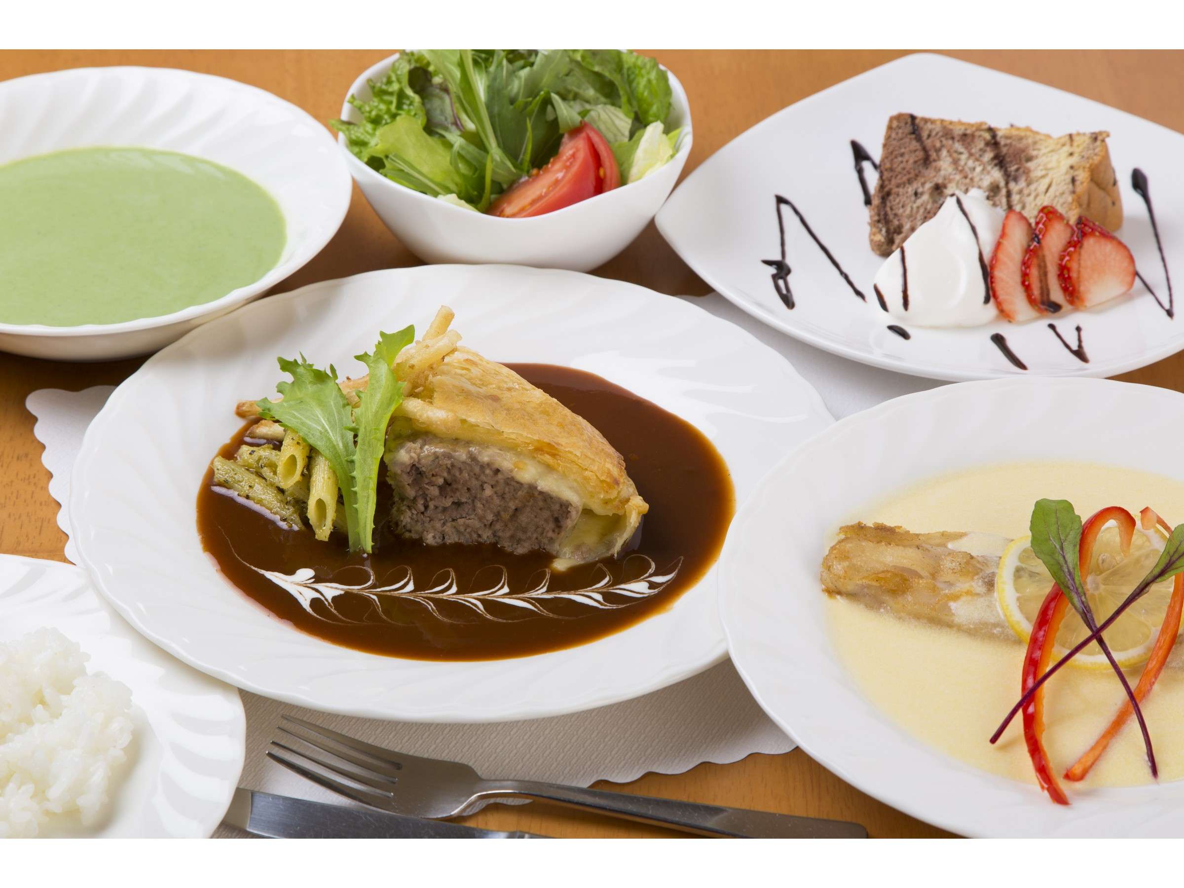 �[�H�̃t���R�[�X���C�X�E�X�[�v�E�T���_�E�����E�����E�f�U�[�g�ƃ{�����[�����_��