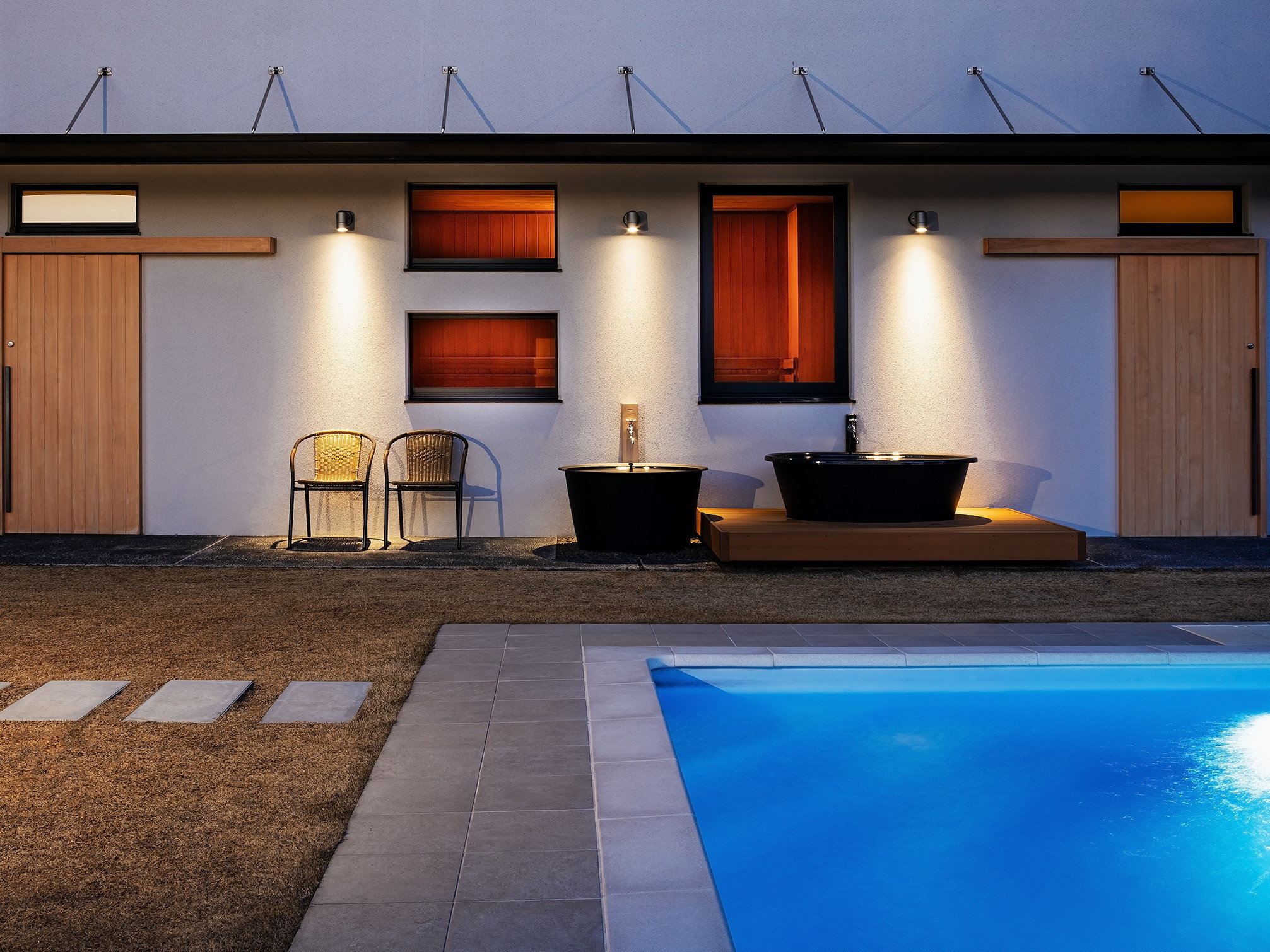 �l�C�`���[�T�E�i