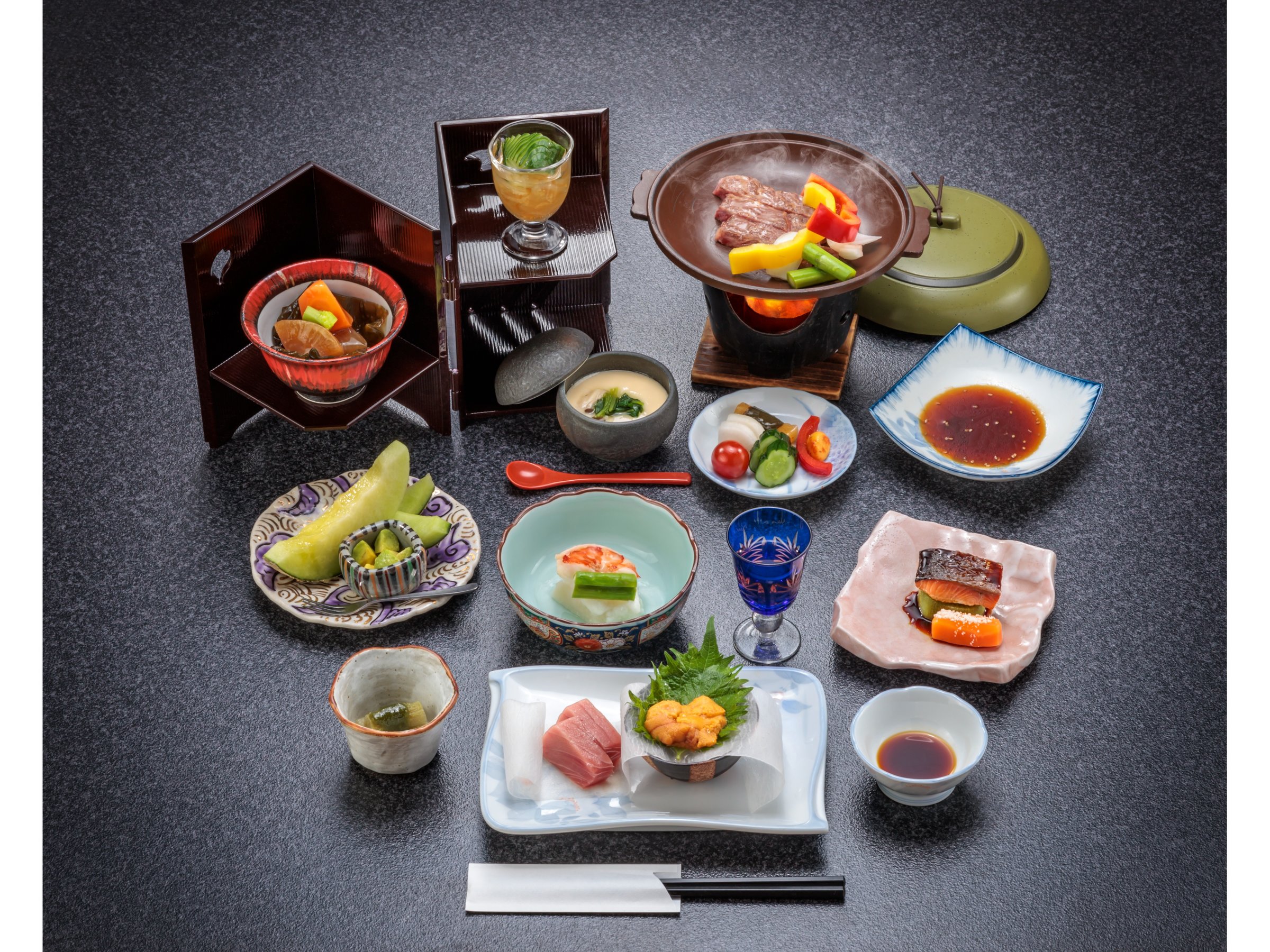 ���[�̐H���́A�n���̏{�̐H�ނ��ӂ񂾂�Ɏg�p�����������Ӑg�̃��j���[�ł��B