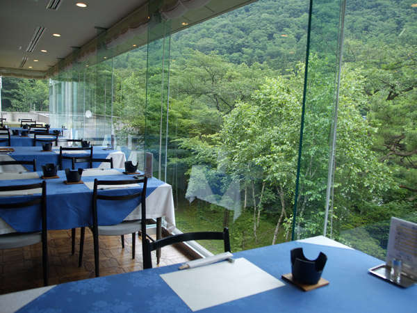 yHJgAz܂ŐX̒ɂ悤ȑu₩ȋԁB