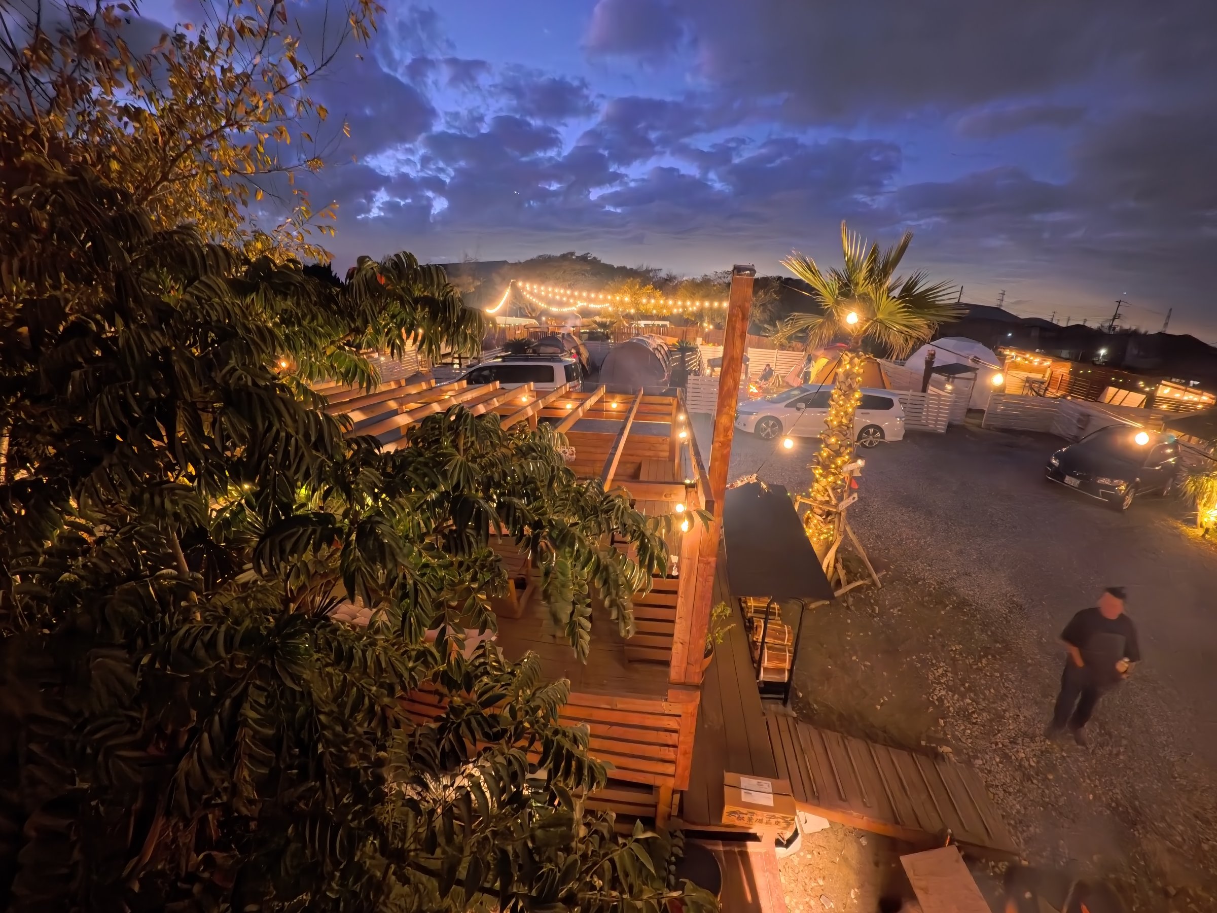 �f�G�ȋx����