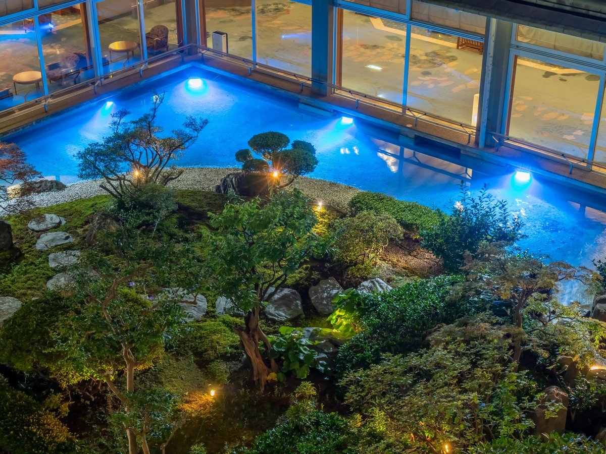 ��ق̋q������͒���̌i�F�����y���݂��������܂�